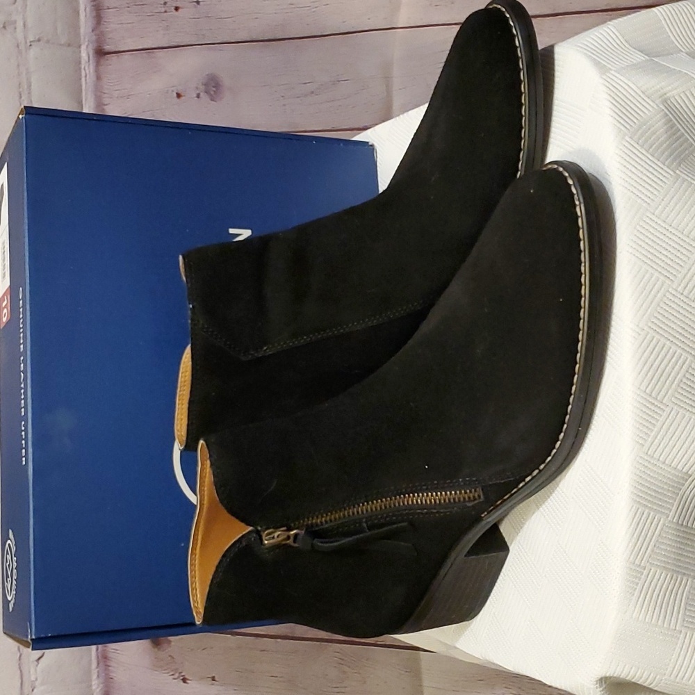 White Mountain Women's Side Zip Suede Leather Ankle Boot